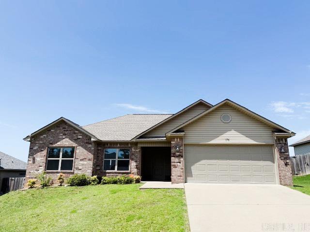 Welcome home to 176 Cambridge minutes away from the beautiful Lake Hamilton! This well-maintained three bedroom, two bathroom home offers an open-concept layout, split floor plan, with a full-master suite, stainless steel appliances, and rent includes WiFi, lawn care, and pest services. Security deposit required plus first month's rent; no pets; no smoking.