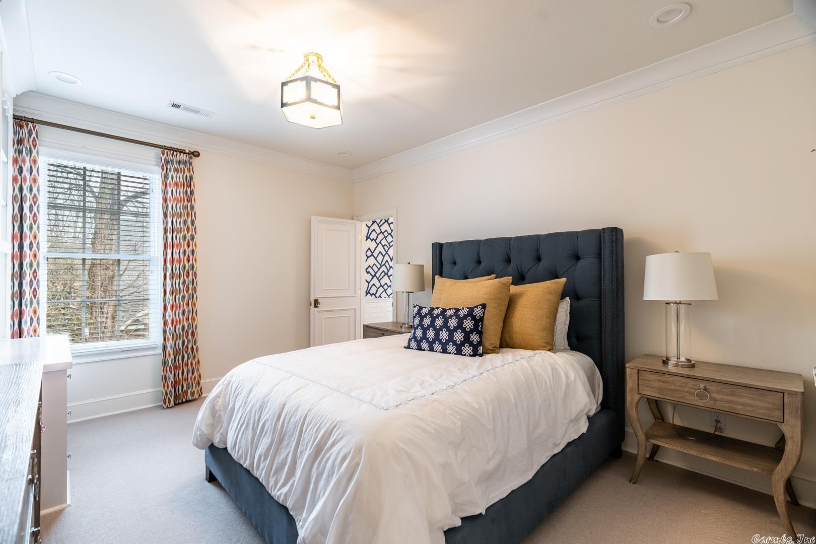 COUNTRY CLUB HGTS - Residential