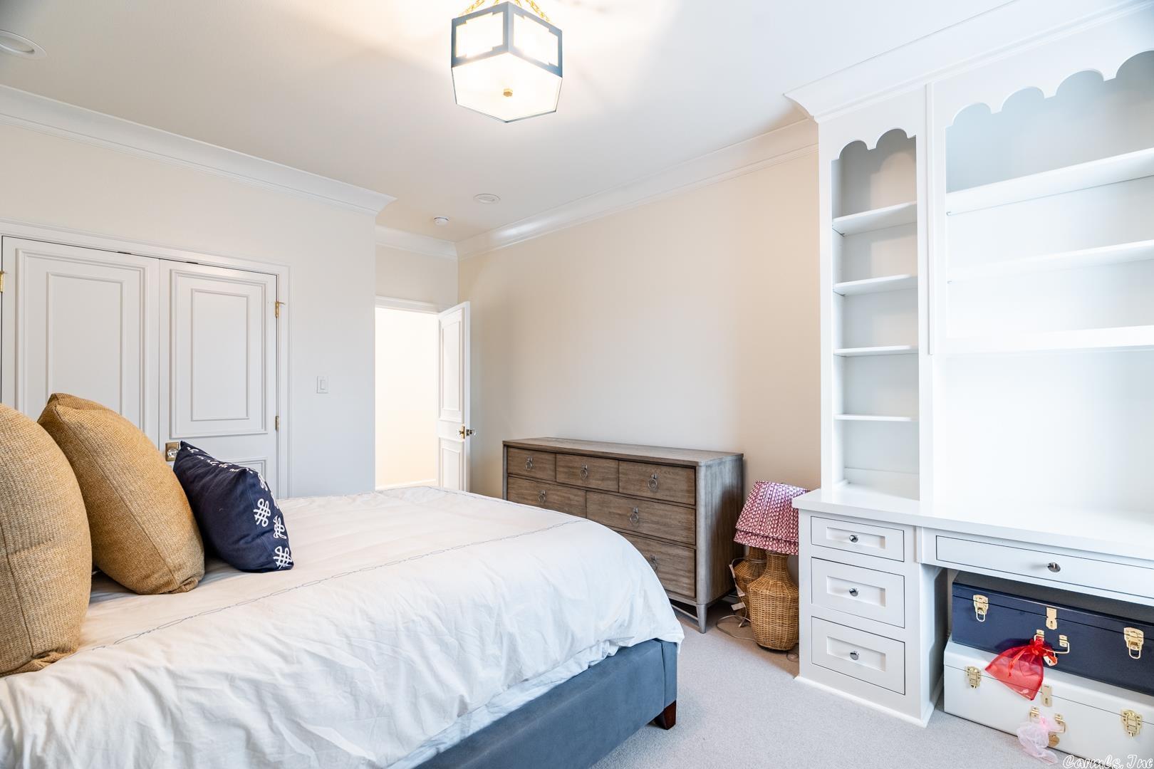 COUNTRY CLUB HGTS - Residential