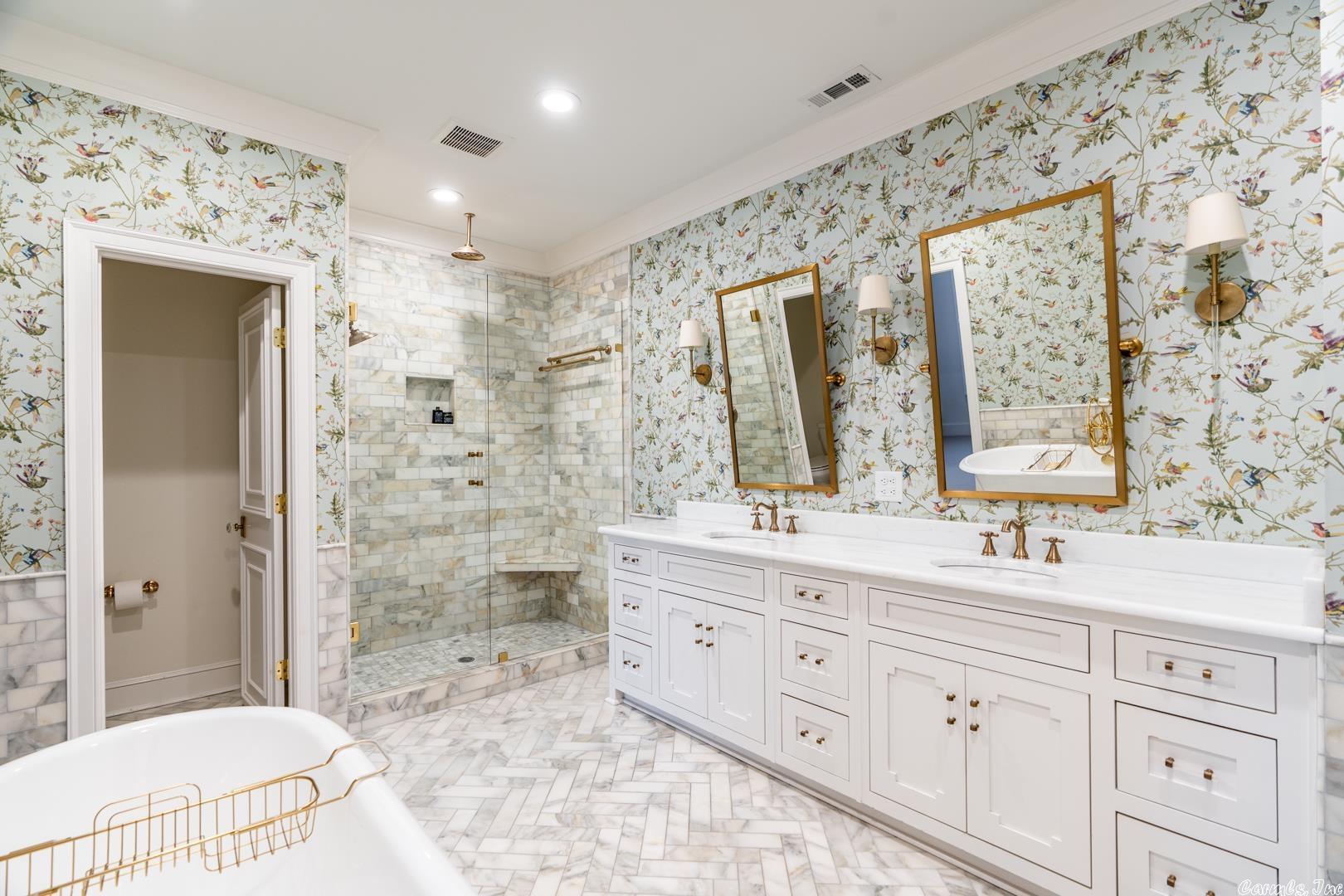 COUNTRY CLUB HGTS - Residential