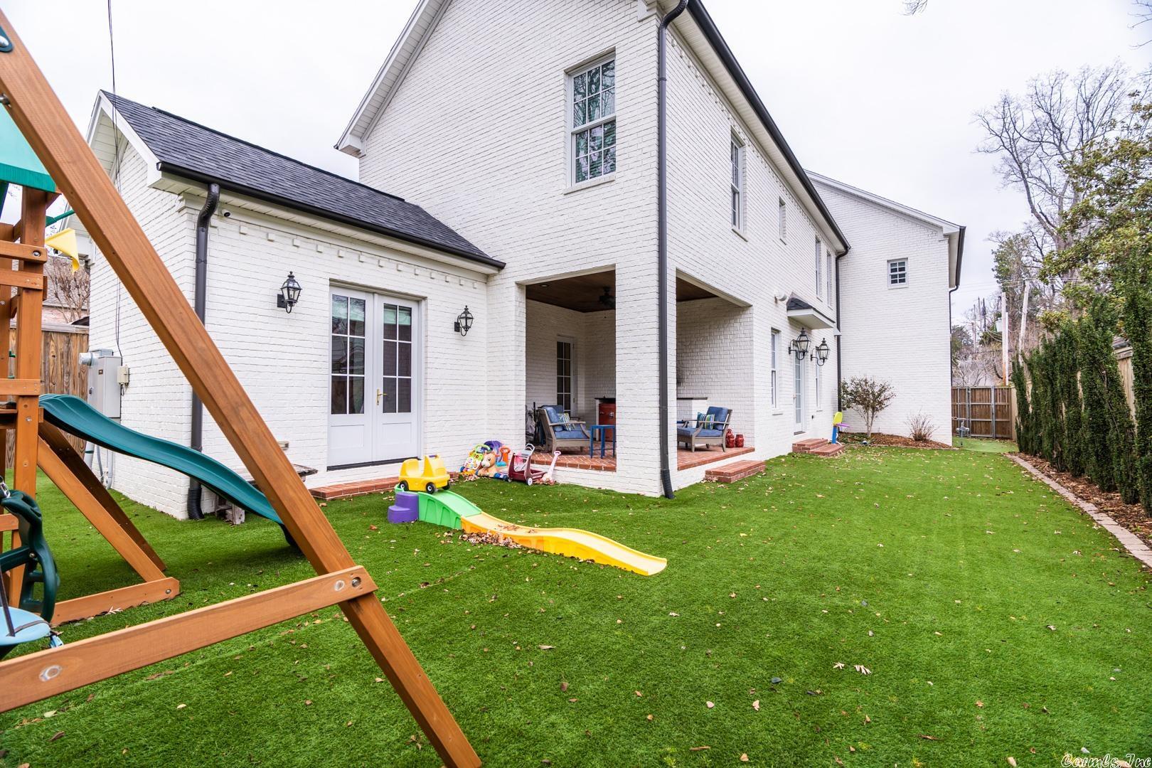 COUNTRY CLUB HGTS - Residential