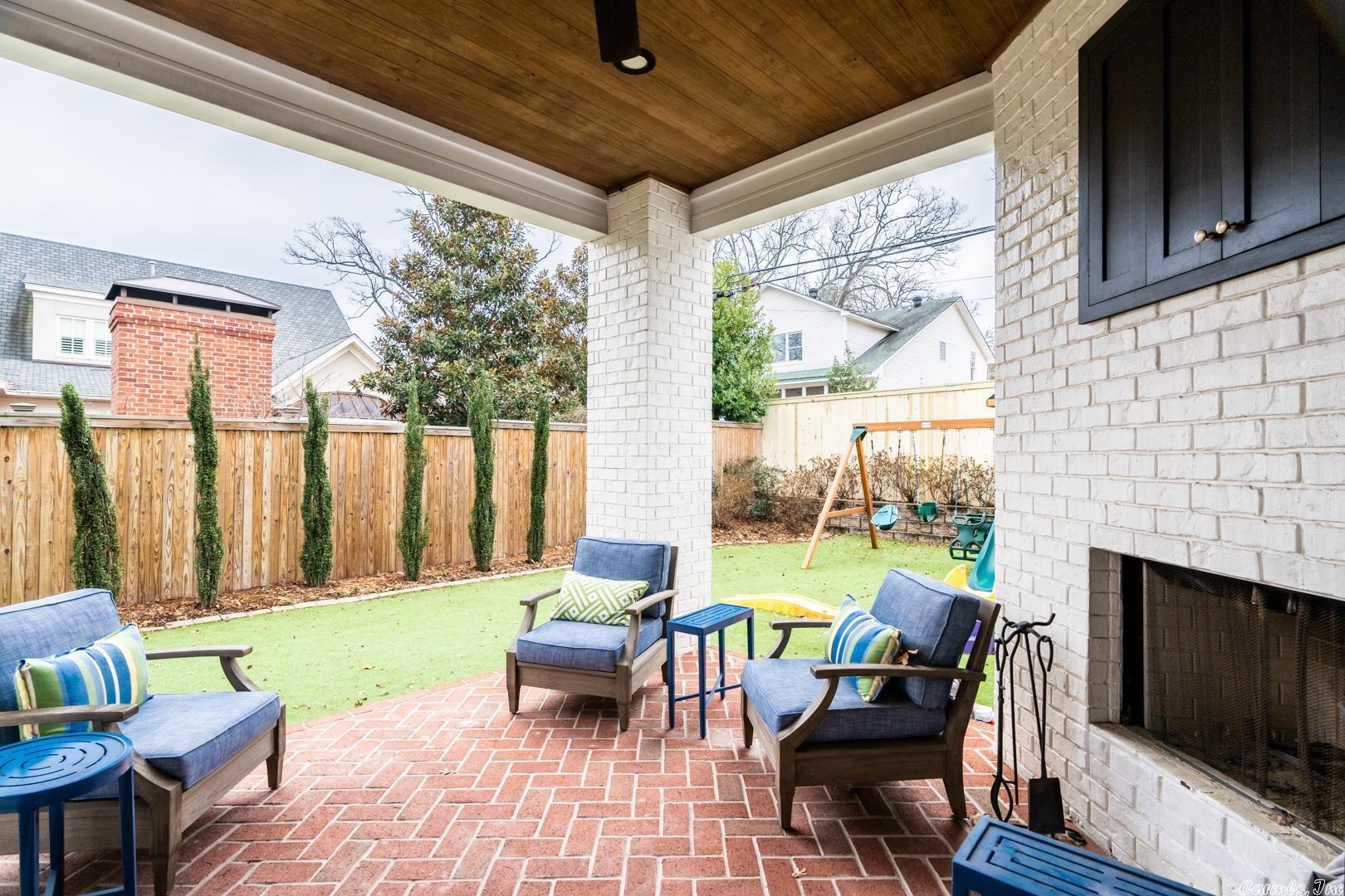 COUNTRY CLUB HGTS - Residential
