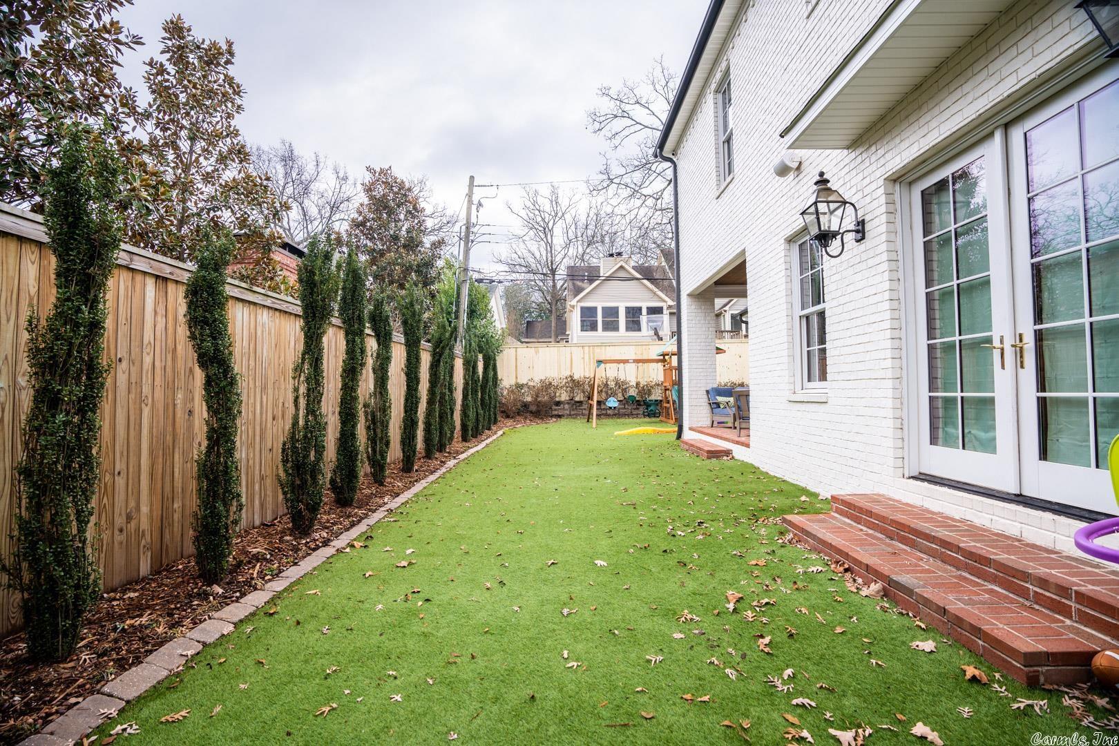 COUNTRY CLUB HGTS - Residential