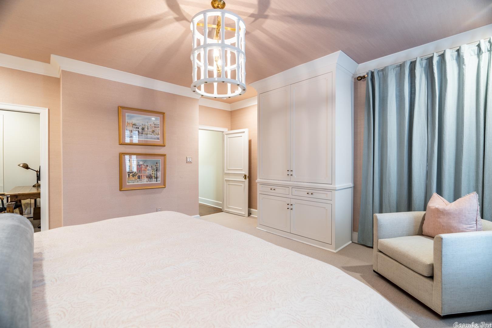 COUNTRY CLUB HGTS - Residential