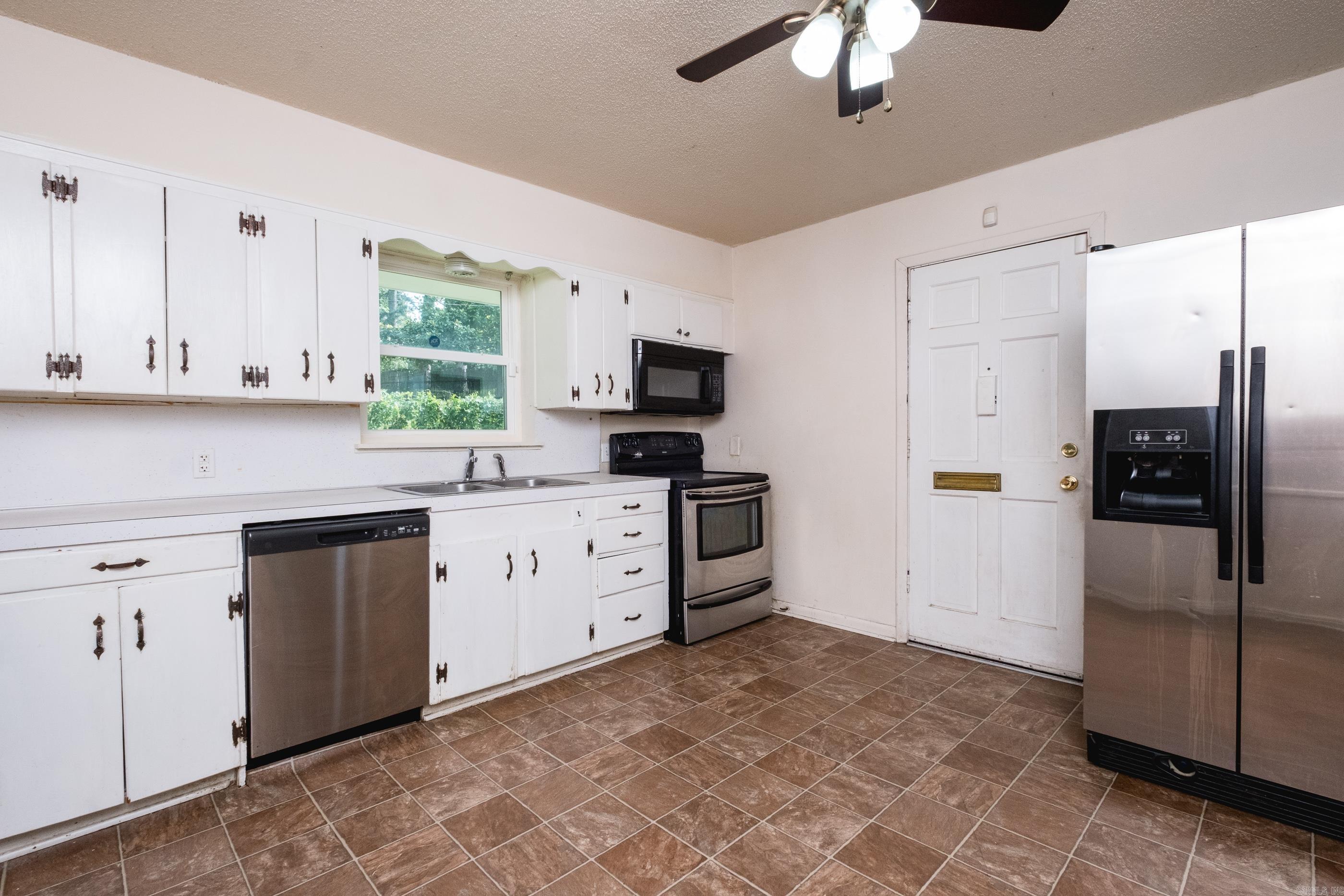 BROADMOOR ADDN - Residential