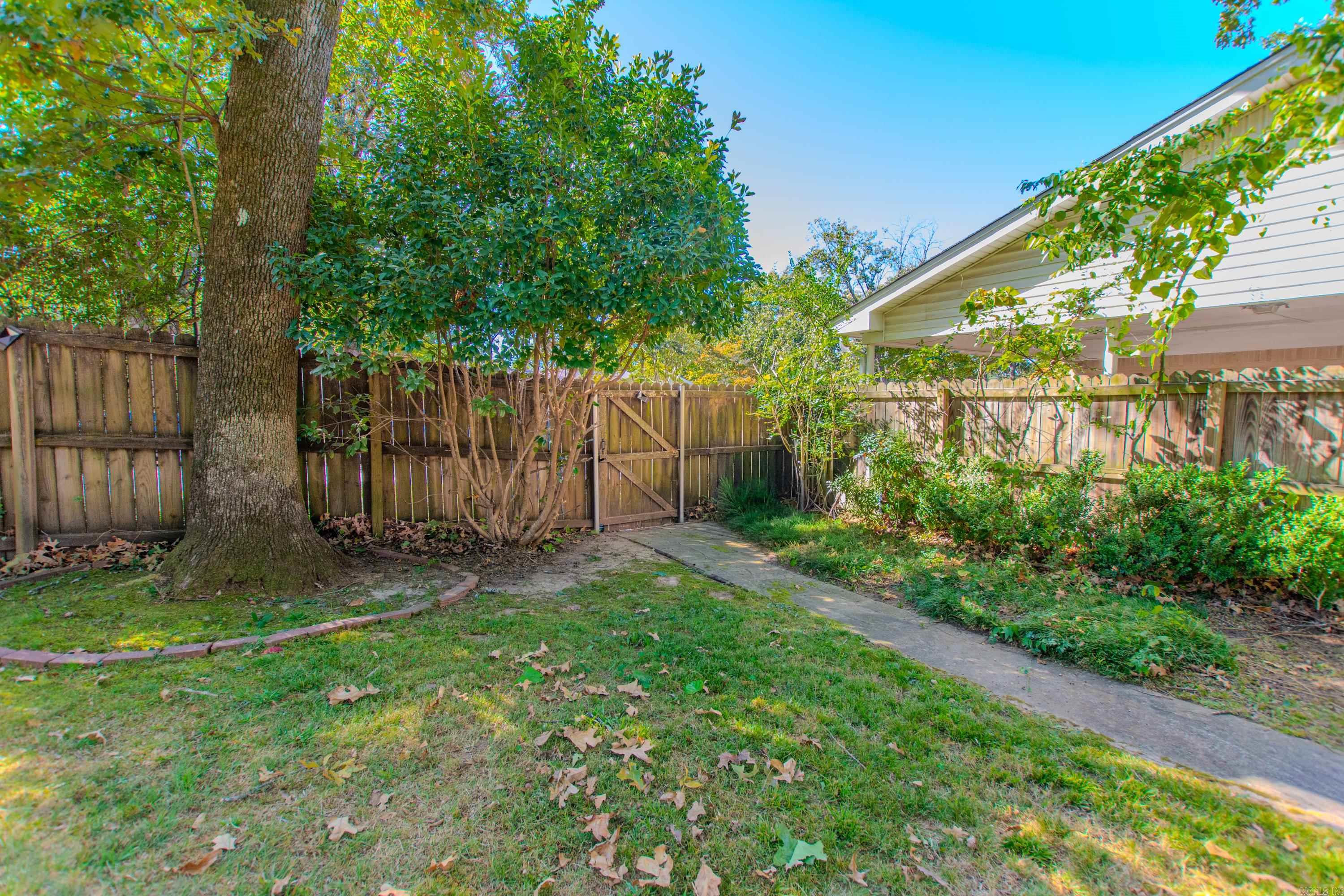 BRIARWOOD - Residential