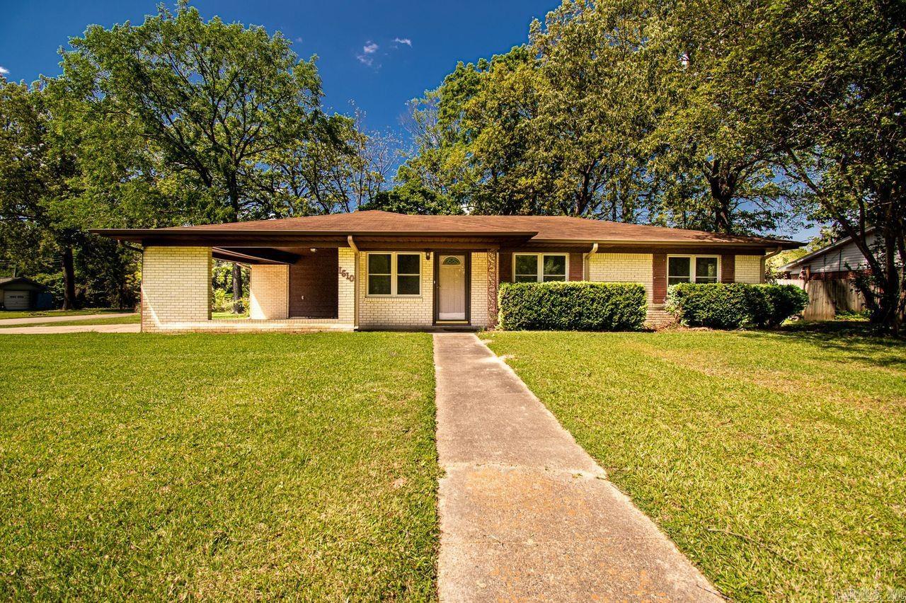 Give us a call about this beautiful newly remodeled 3 bedroom 2 bath home located in Crossett Arkansas. This home is located just down the street from the city park, the city baseball fields, and across the street from the city lake. This home has been remodeled from top to bottom. New paint, new sheetrock, new plumbing fixtures, new electrical fixtures, and too much to list. This home also has a huge gazebo deck and a huge metal shop with a roll up door and a side shed. This home is the one! "This is a Fannie Mae Homepath Property" All offers should be submitted on homepath.com