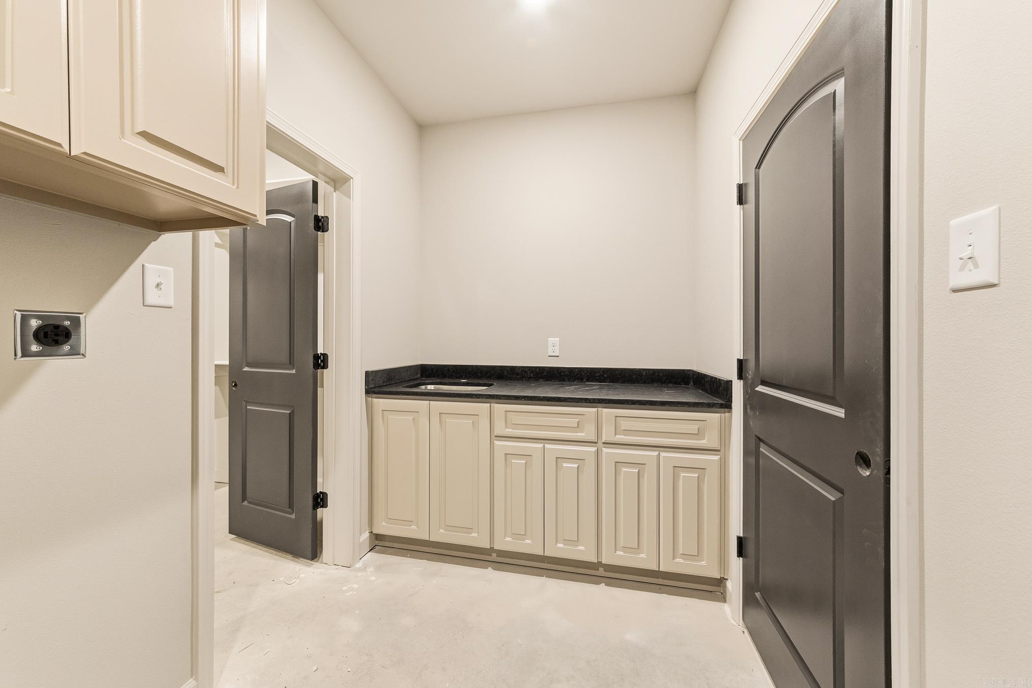 MOUNT TABOR ESTATES - Residential