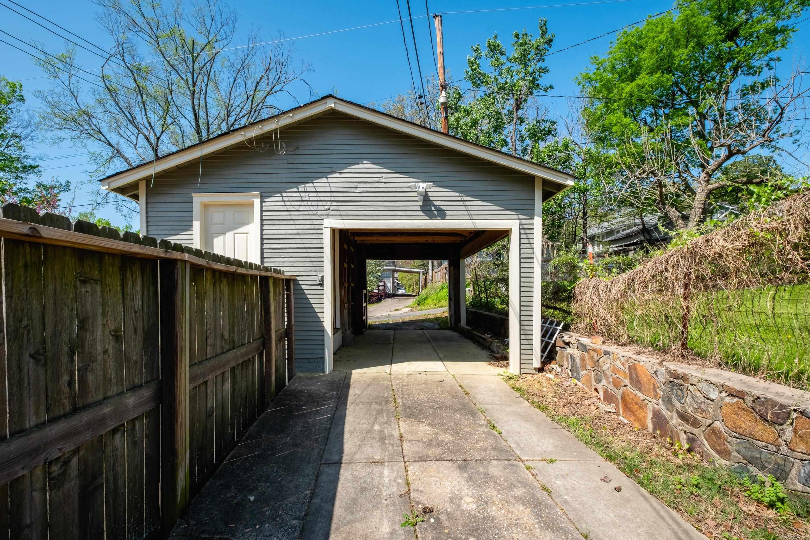 RIFFEL & RHOTEN RIDGELAND - Residential