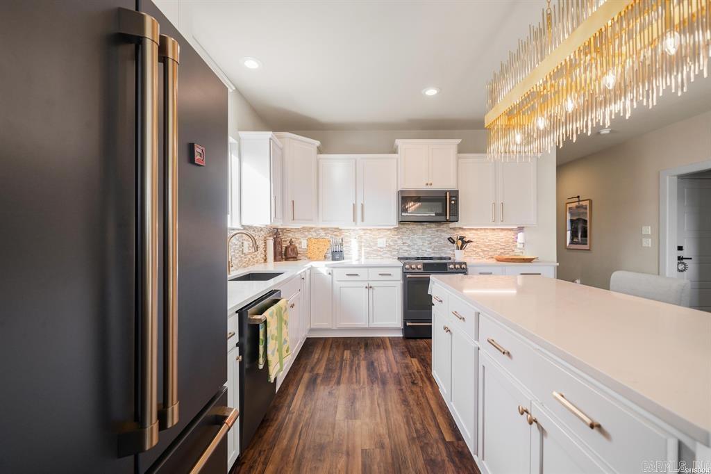 COTTAGES AT BAYSHORE - Residential