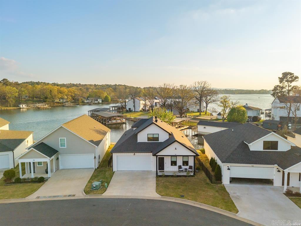 COTTAGES AT BAYSHORE - Residential