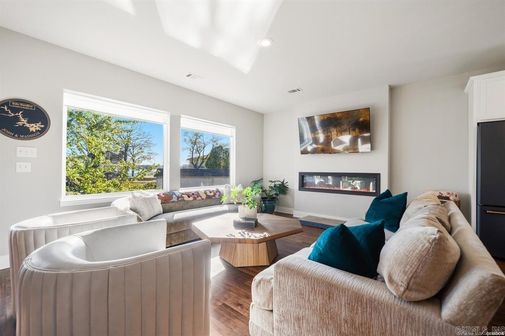 COTTAGES AT BAYSHORE - Residential