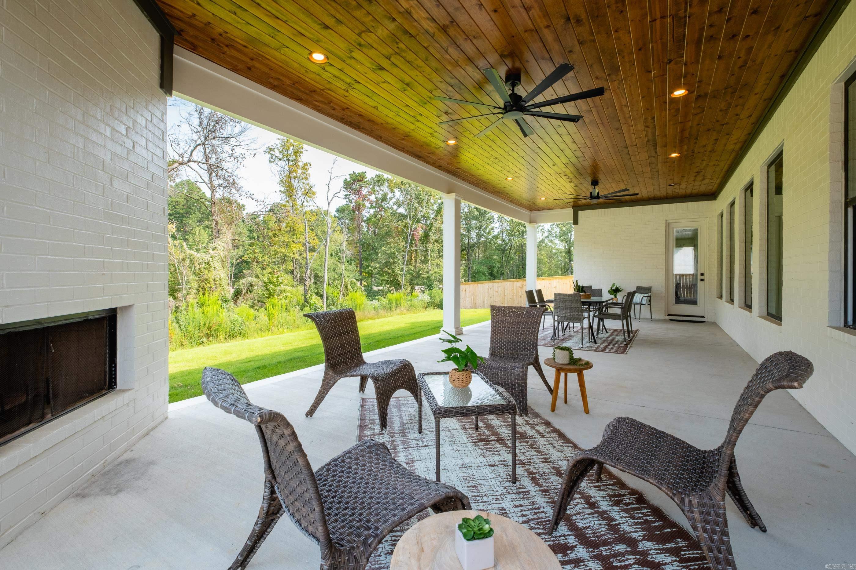 CHENAL VALLEY ABINGTON COURT - Residential