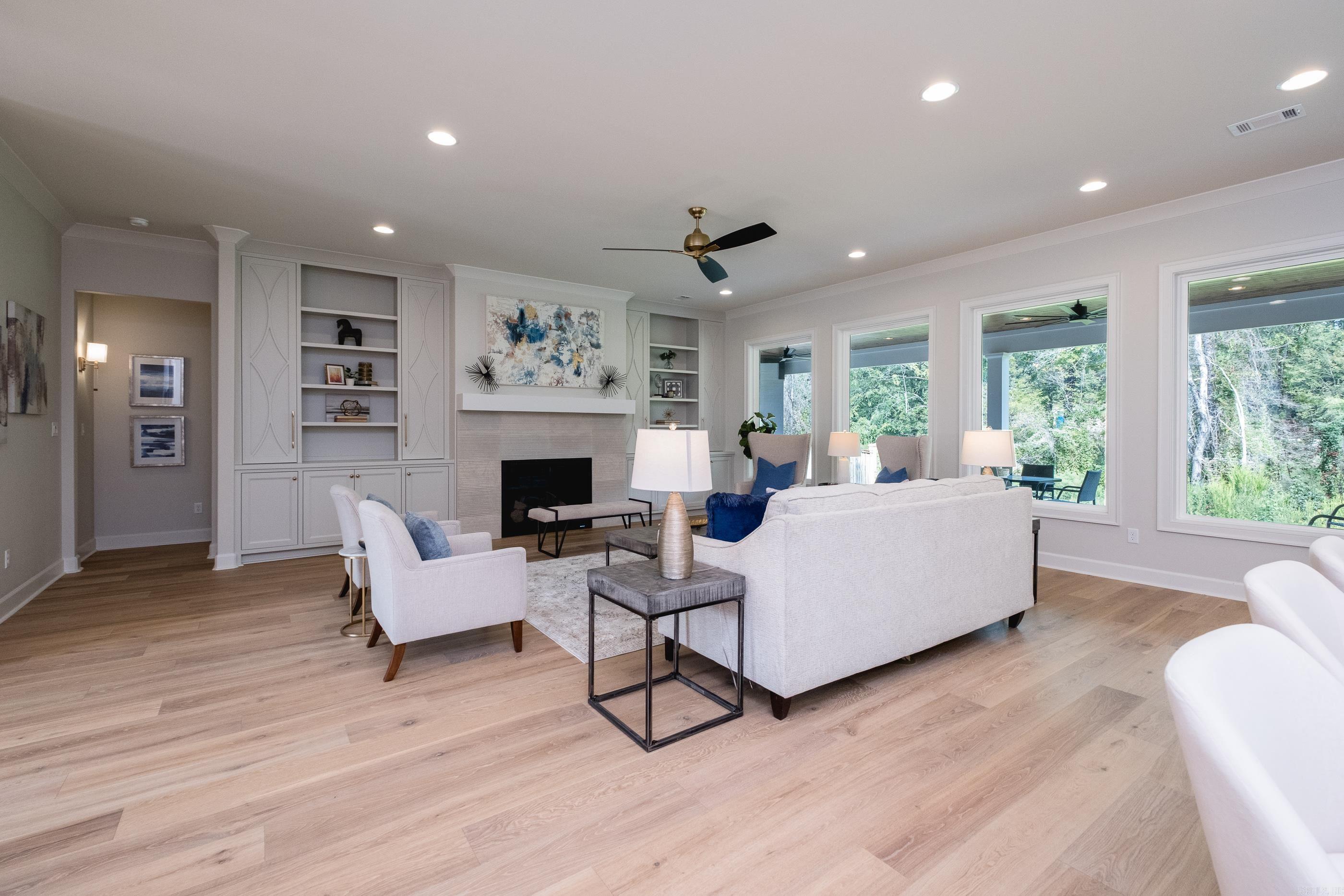 CHENAL VALLEY ABINGTON COURT - Residential