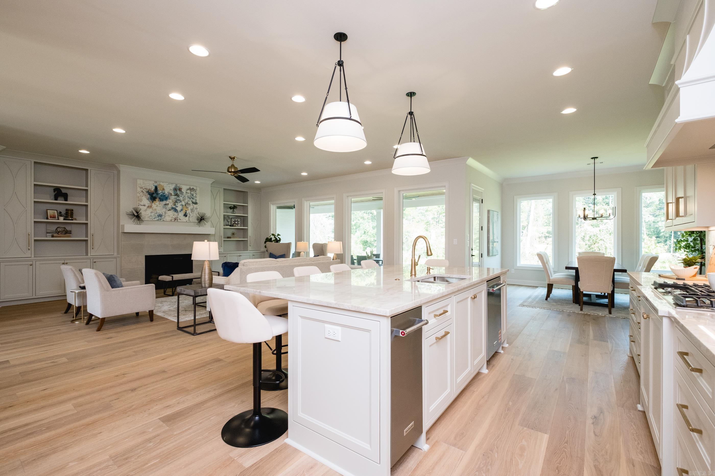 CHENAL VALLEY ABINGTON COURT - Residential