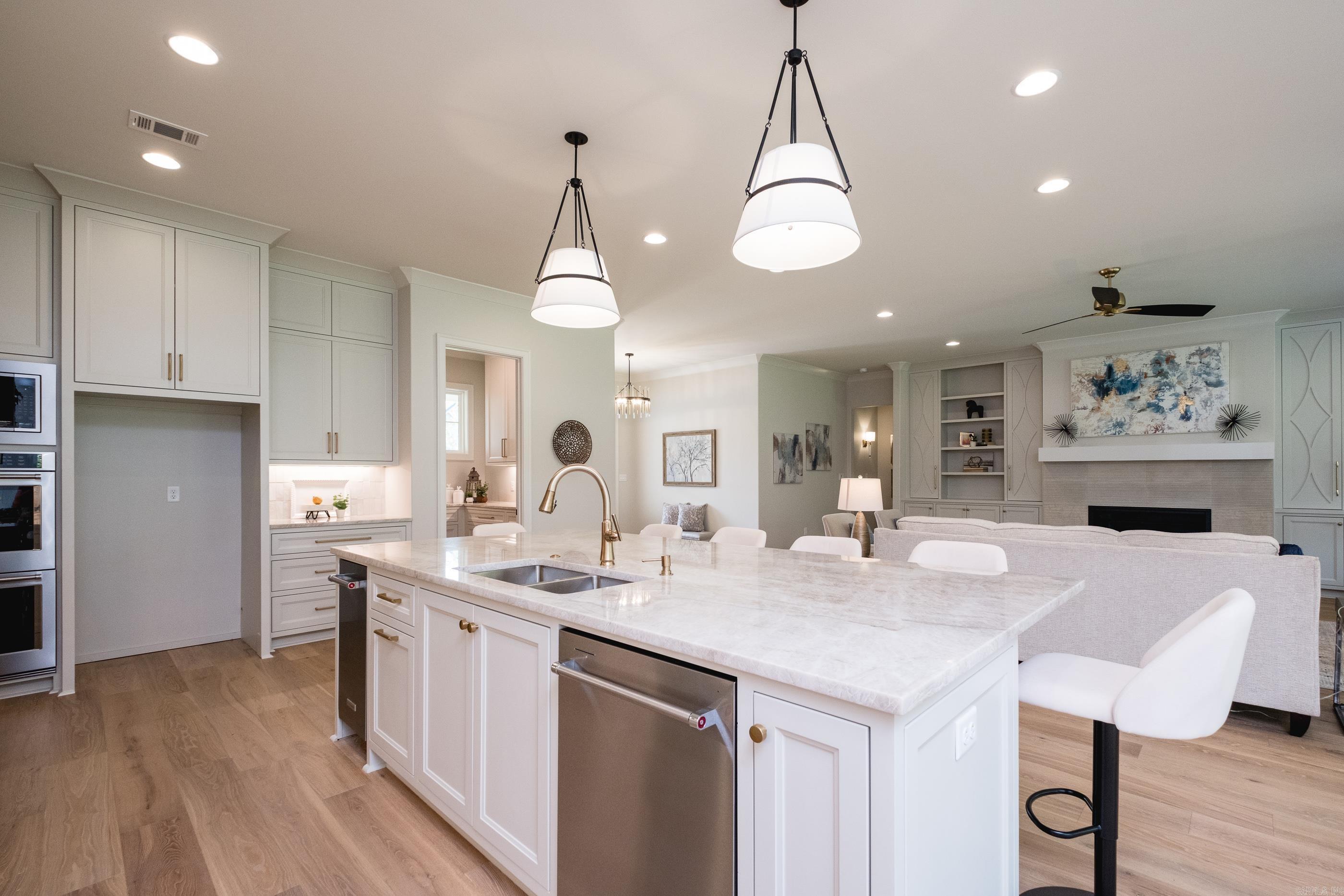 CHENAL VALLEY ABINGTON COURT - Residential