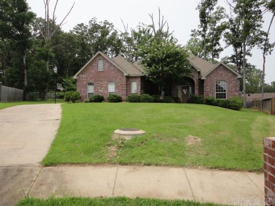 Home in the Westpointe Subdivision with 4 bedrooms, 2 bathrooms, formal dining room with large living room with fireplace. close to shopping, dining, schools, and entertainment. All offers must be submitted by the buyer’s agent using the online offer management system. Access the system via the link below. A technology fee will apply to the buyer’s agent upon consummation of a sale..  Offer link to property:  www.spsreo.com/?c=7VK0