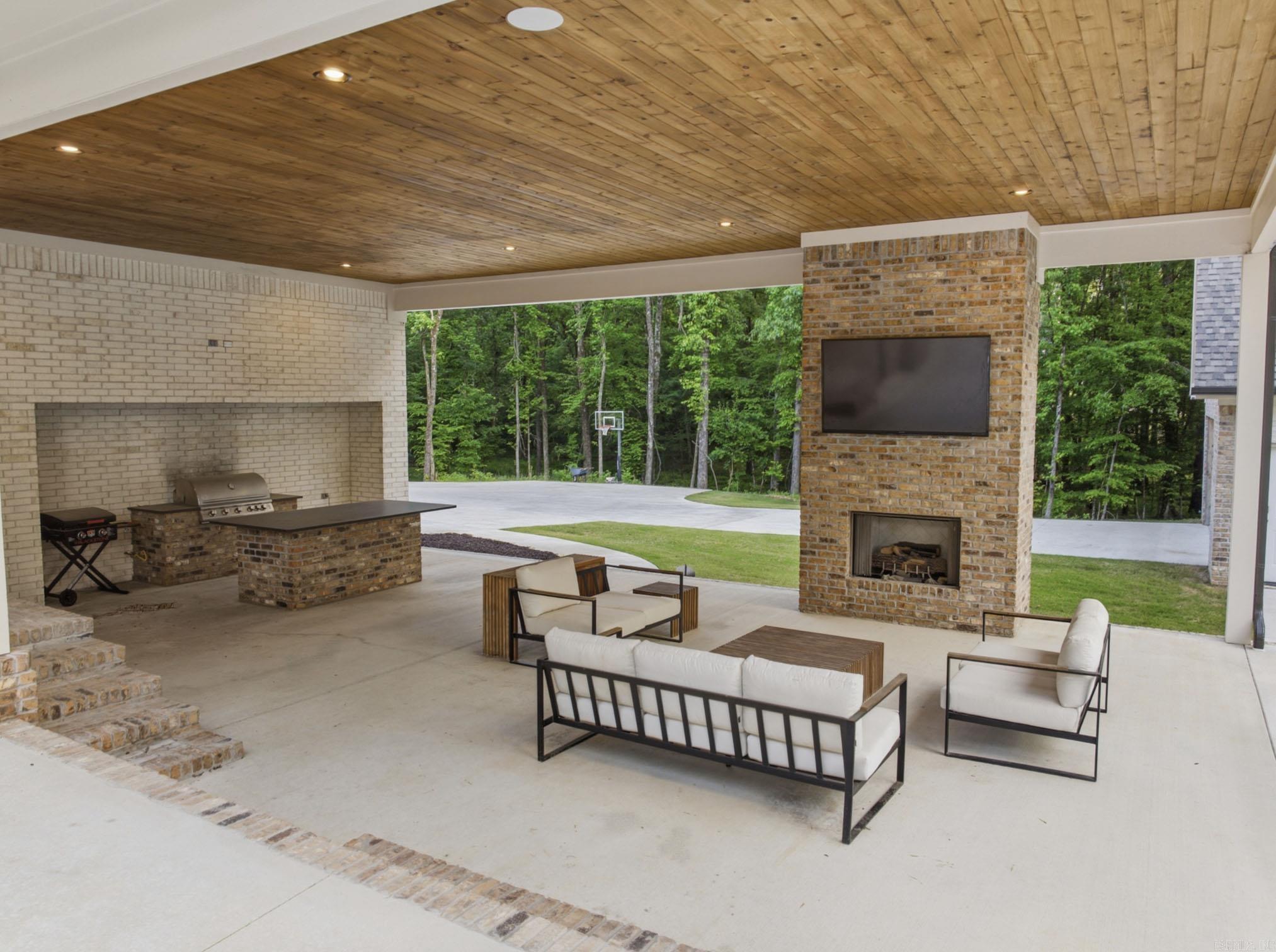 BIG ROCK ESTATES - Residential