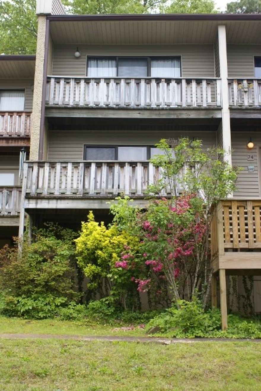 If you are looking for a inexpensive weekend get-away and/or some vacation rental income property this one has great potential. The main bathroom has been updated already. A shabby-chic design would be very cute for this unit. This condo is located by the Bay View Pool, Cool Pool Café, Tennis courts, 5 min away from the lake. Two Golf Courses are 5 minutes away.  Can be put on a rental program to help pay for your weekend get-away.  Your some day can start today in Fairfield Bay. Come take a look.