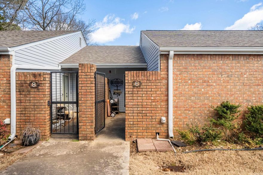 Ground level, 2 bed/2 bath condo in Huntleigh Woods!  This condo is near dining, shopping, country club golf & hospital. Main living flows into the dining room and opens to the large enclosed sunporch. A gas fireplace makes this space a welcoming area for all your family gatherings. One bathroom offers a deep soaking tub and the other a step-in shower. Kitchen is usable with all appliances including the refrigerator.  There is a small fence enclosed back area courtyard big enough for a grill and a few friends. Complex has a pool, hot tub and clubhouse available.  Huntleigh Woods offers community sponsored activities for all owners and is a great way to make new friends. 1 covered parking space is near the front door of the condo and several guest spots are available as well.  Great property, don't miss it!