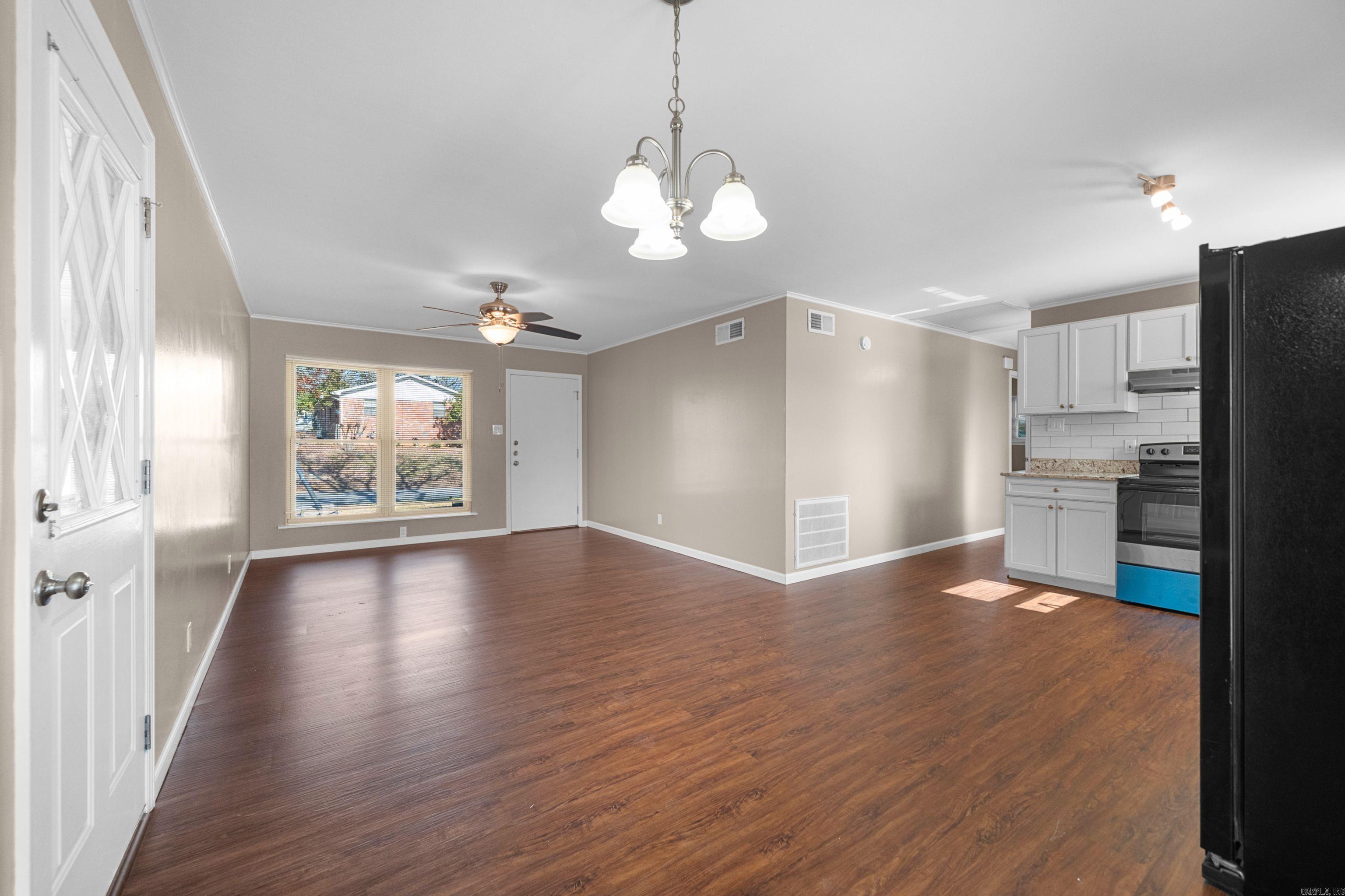 INDIAN HILLS - Residential