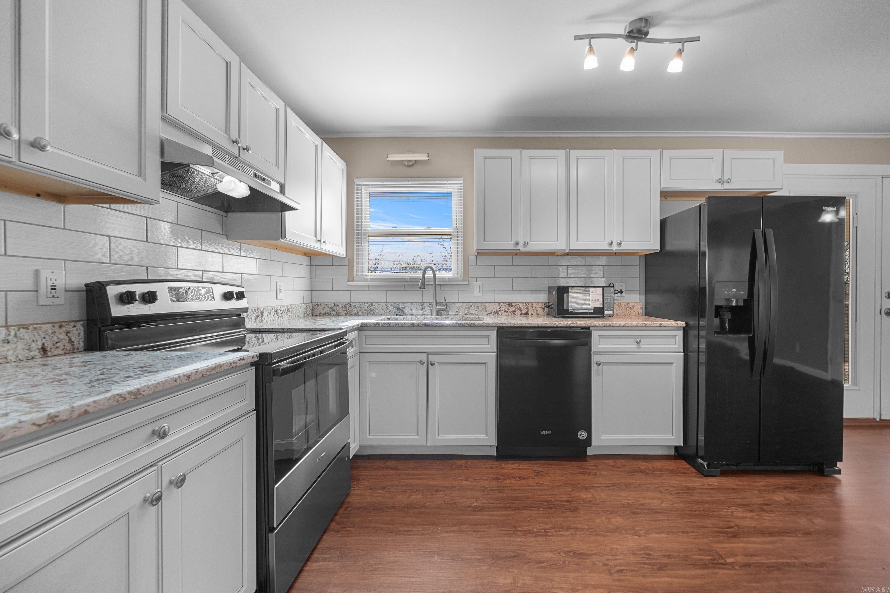 INDIAN HILLS - Residential