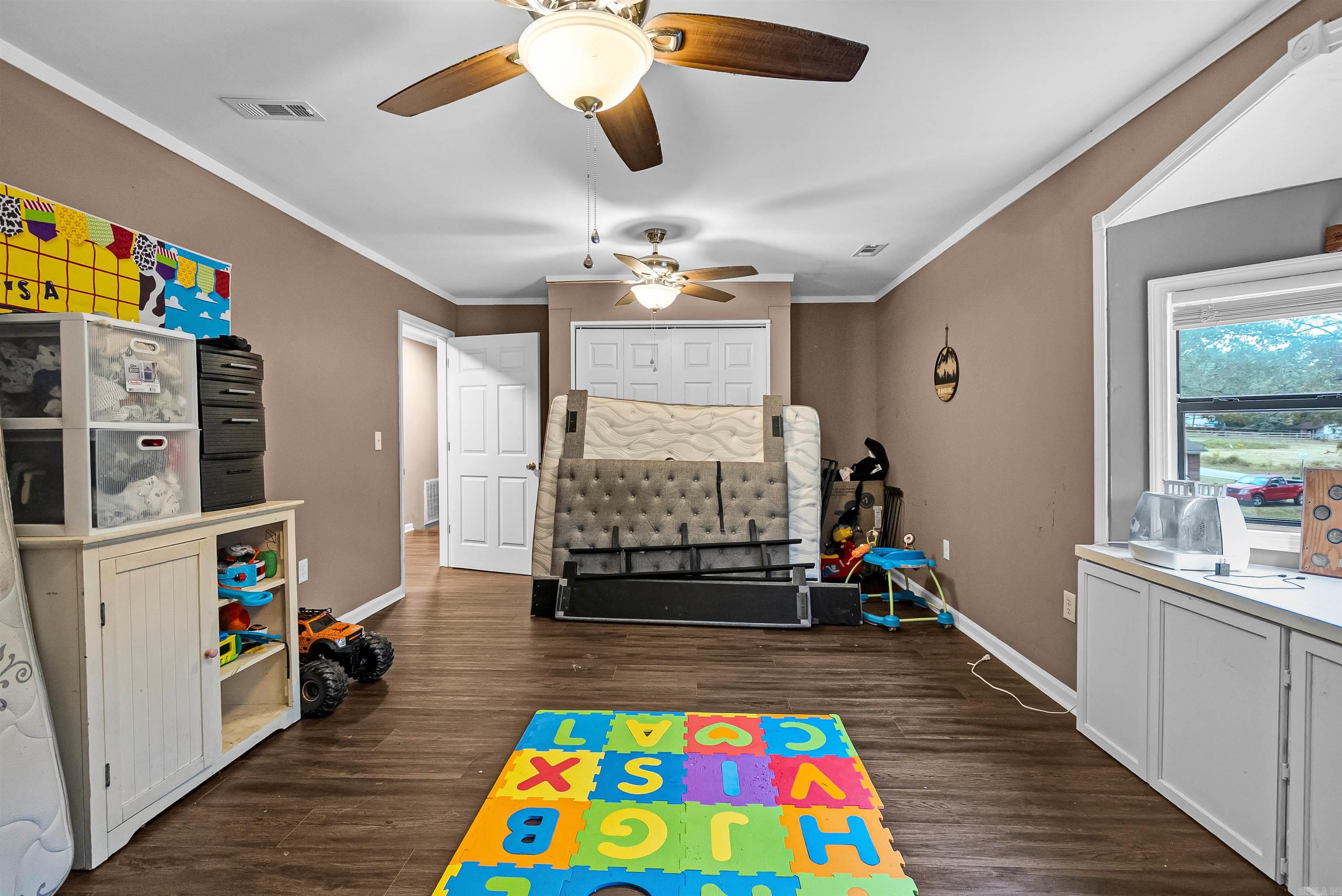 SYLVAN HILLS - Residential