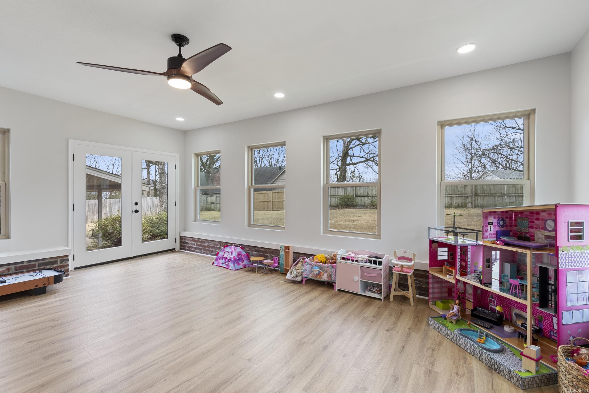 PLEASANT VALLEY - Residential