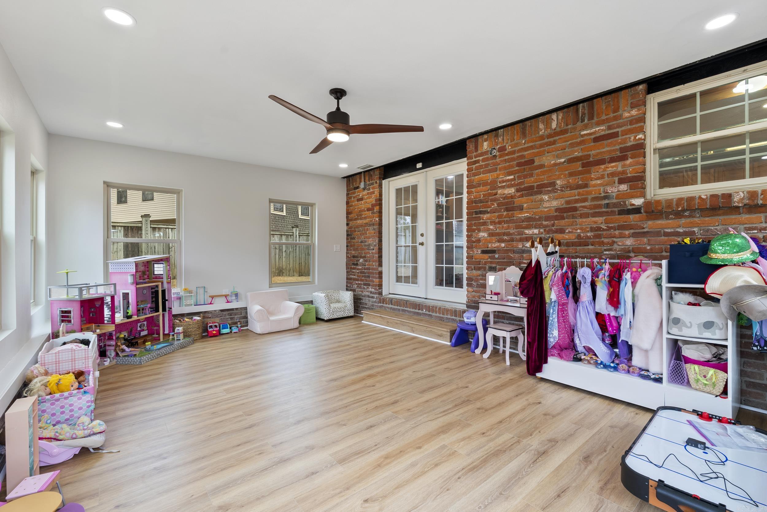 PLEASANT VALLEY - Residential