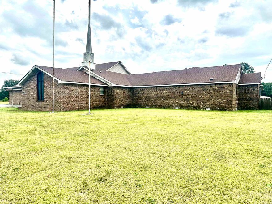 Exceptional church property with beautiful sanctuary, ten large classroom/meeting rooms, and spacious fellowship halls.  Also features a large welcoming foyer.  Ideal for worship services, schools or community use.  Call agent to schedule a tour-It's ready for church service!