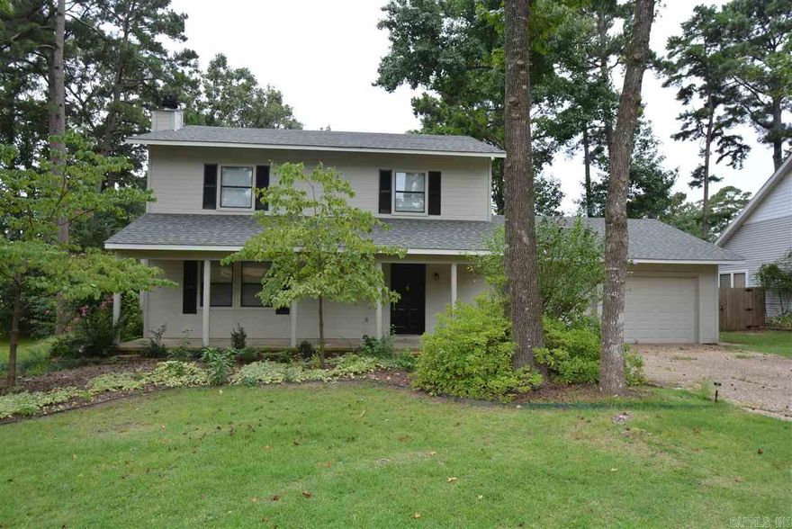 Check out this renovated Maumelle home for rent! Spacious and updated throughout! 2 stories with 3 bedroom/2.5 bath, great kitchen, fireplace, wonderful neighborhood!