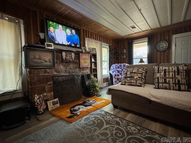 SLOAN & BACONS - Residential