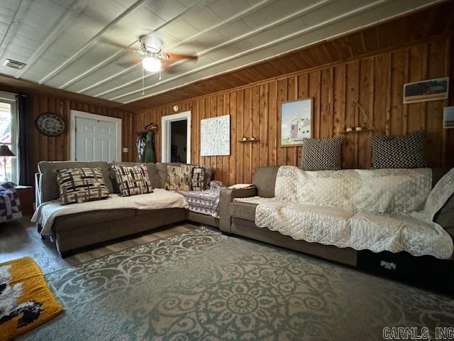 SLOAN & BACONS - Residential