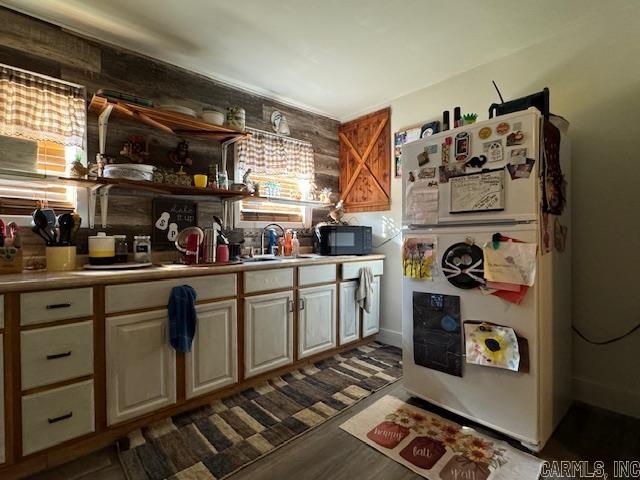 SLOAN & BACONS - Residential