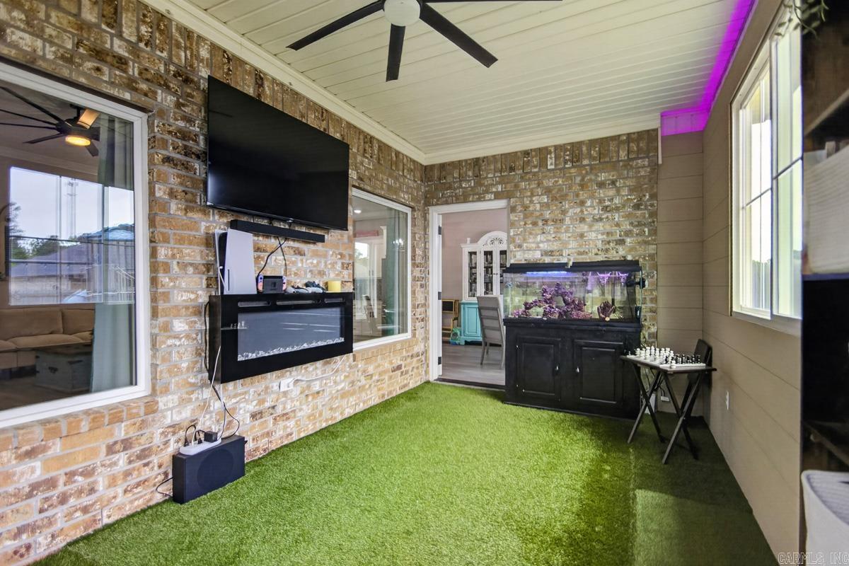 NORTHSHORE RIDGE - Residential