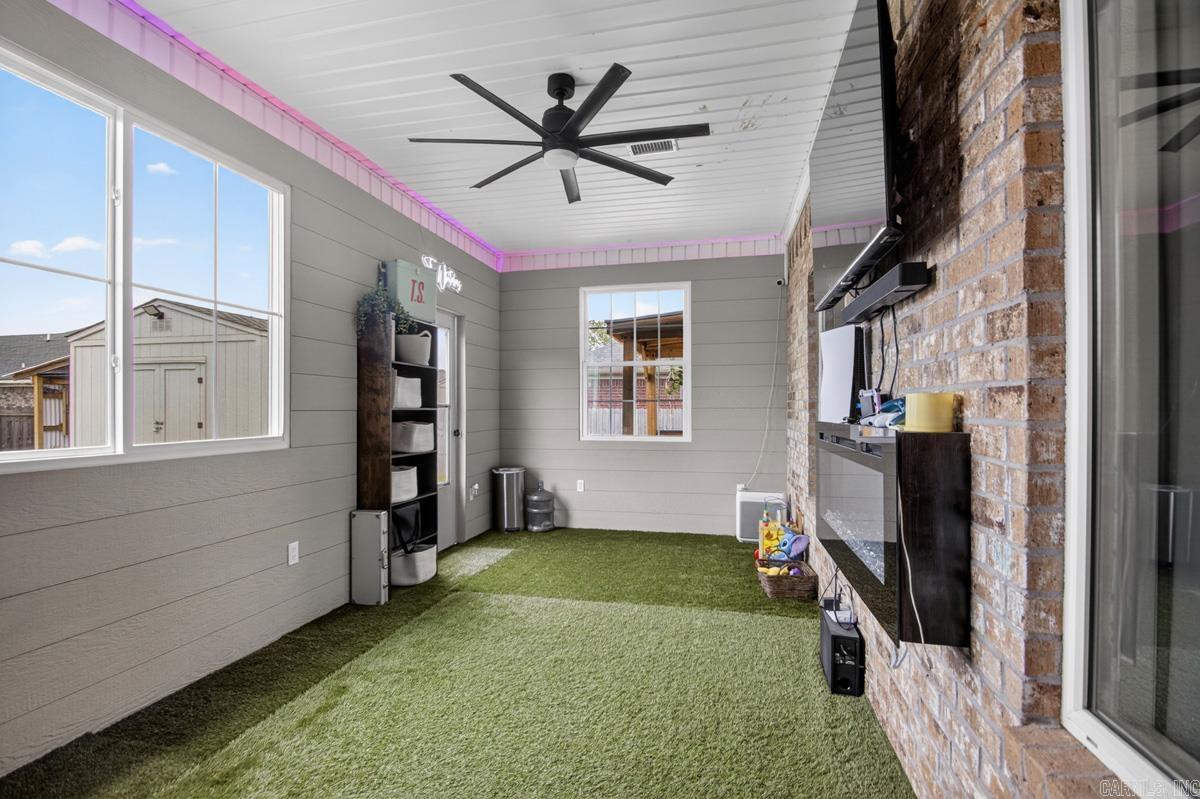 NORTHSHORE RIDGE - Residential