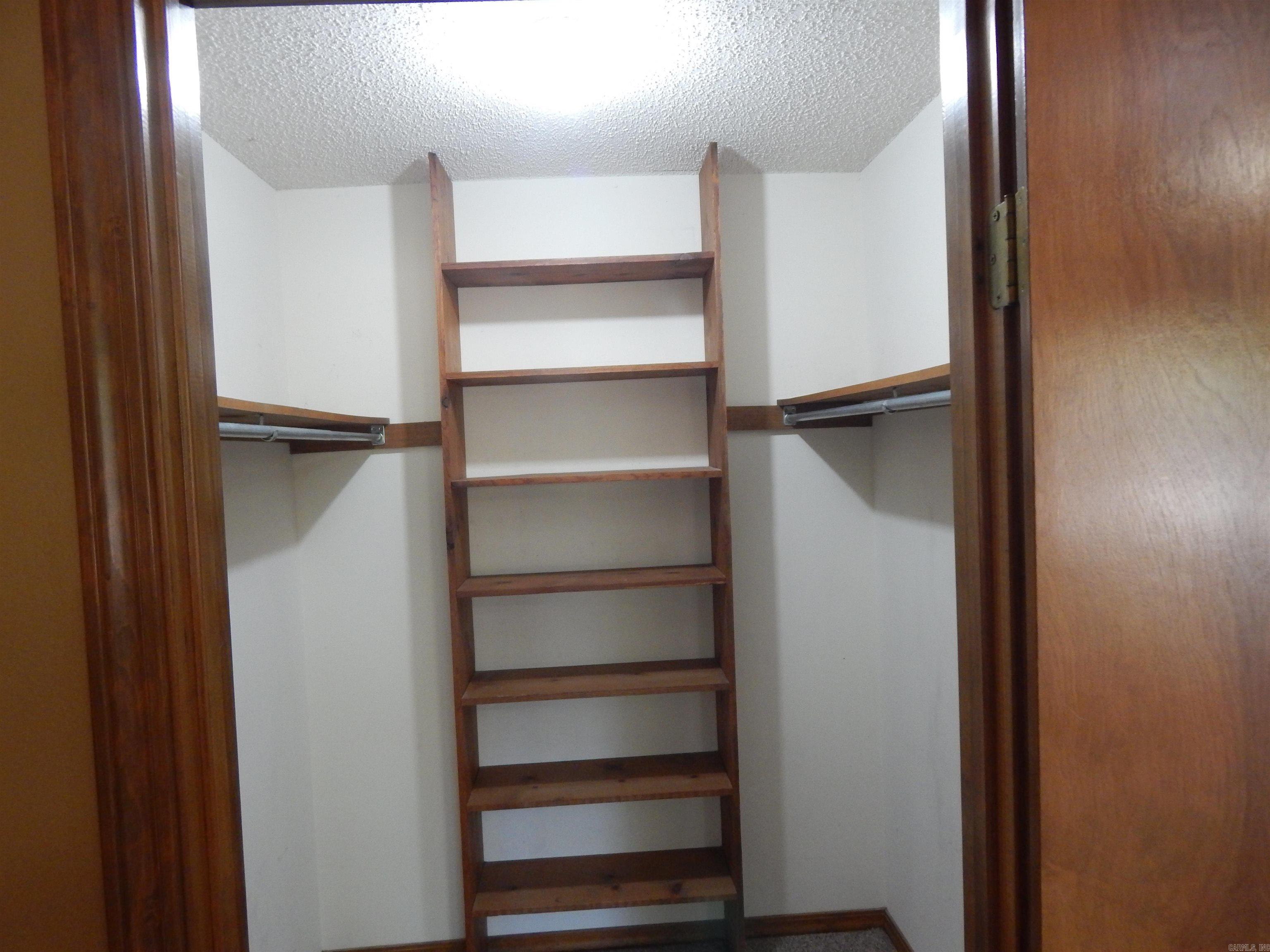 PLEASANT VALLEY - Residential