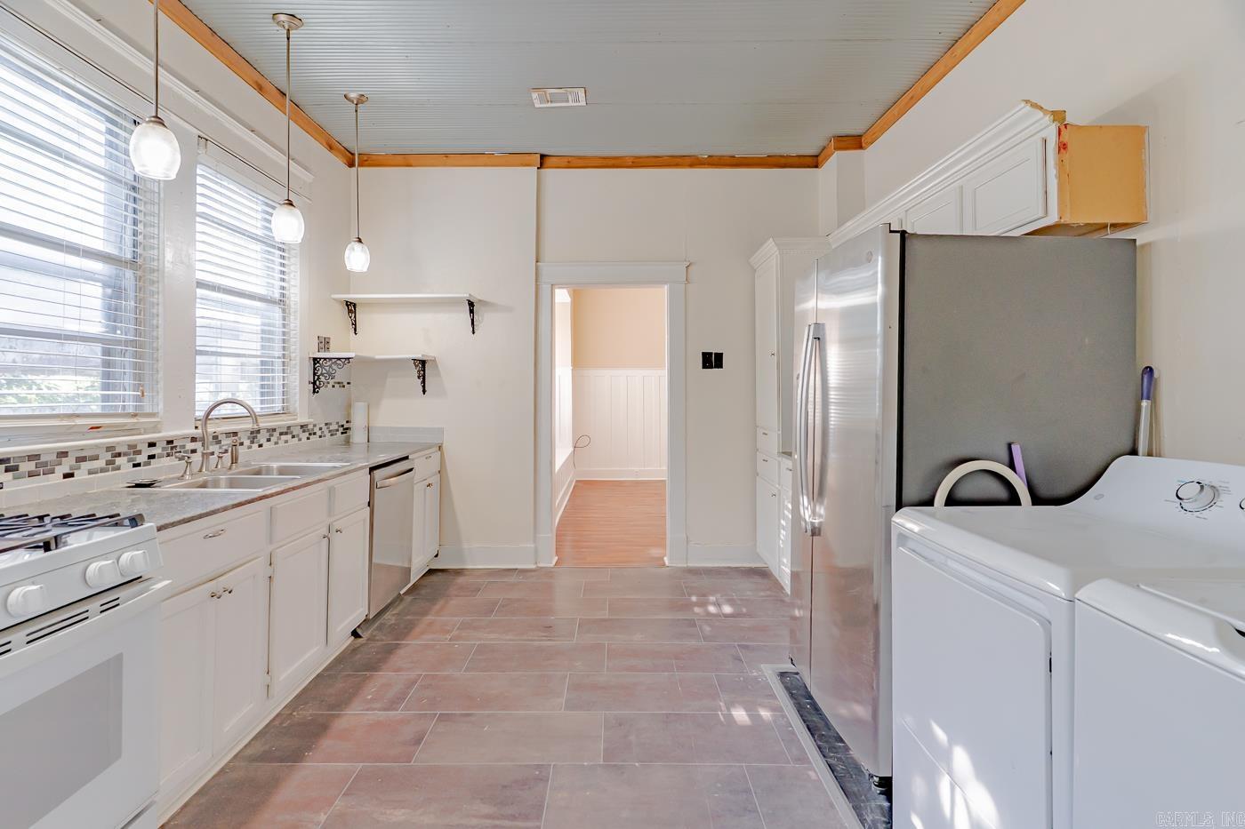 SPRINGERS ADD - Residential
