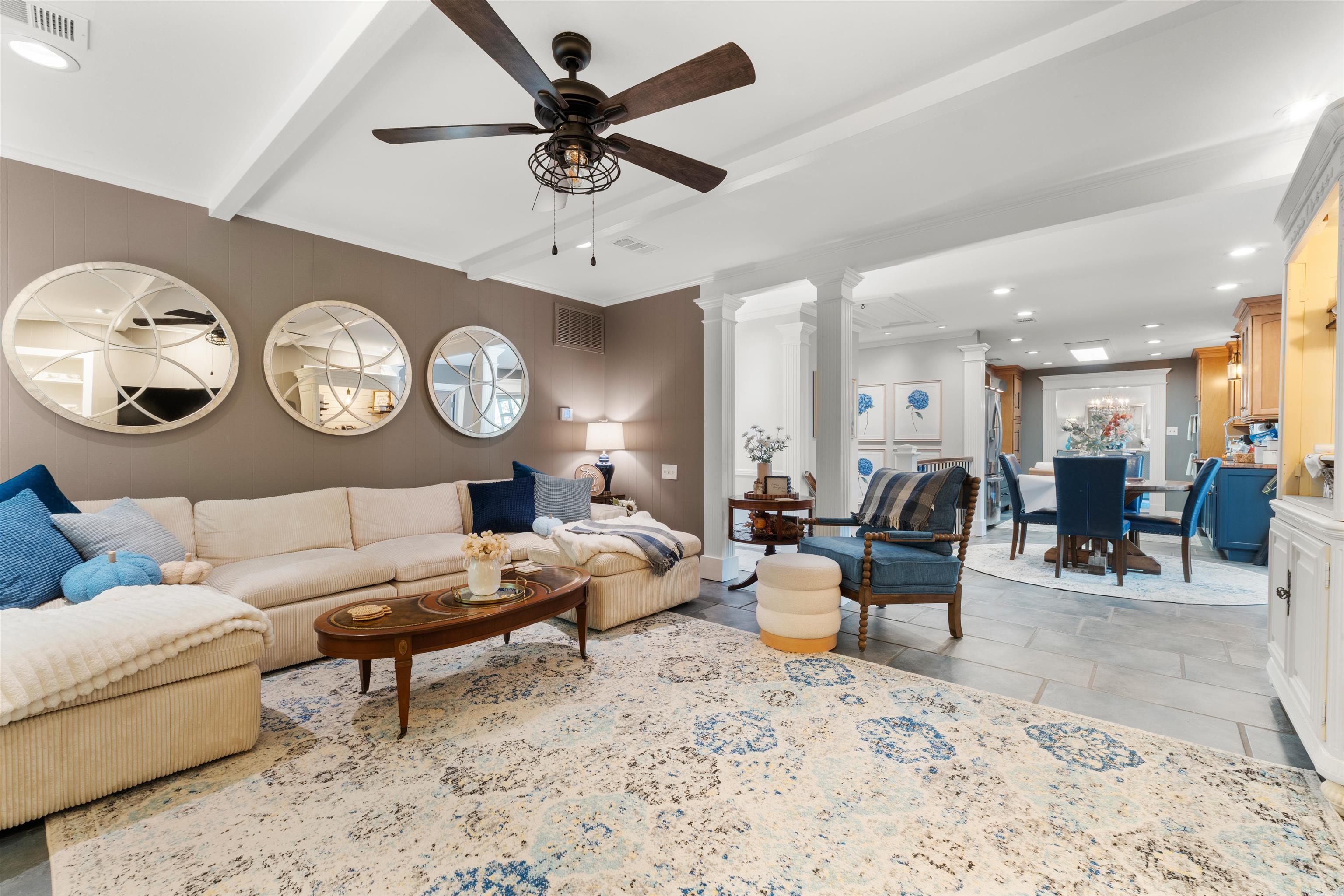 LEAWOOD MANOR - Residential