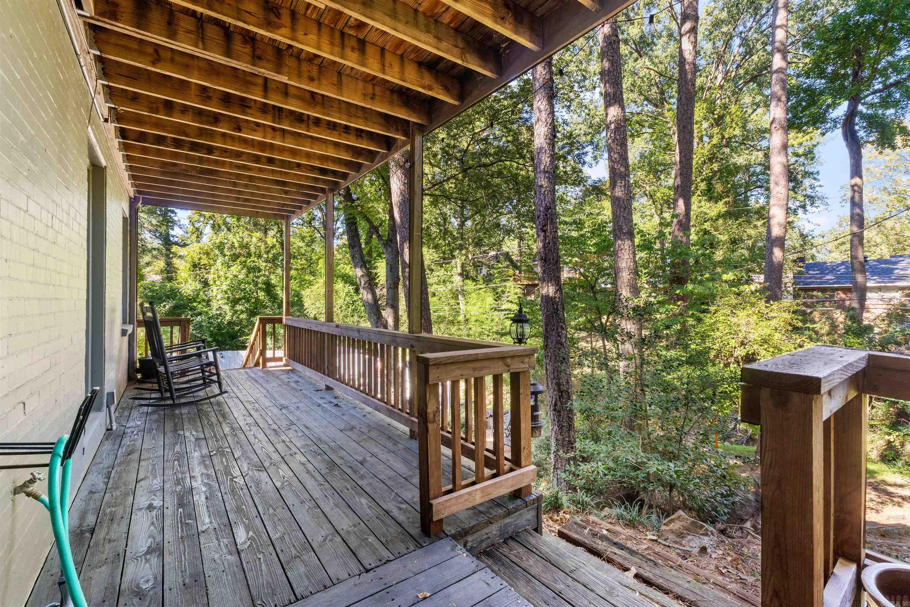 LEAWOOD MANOR - Residential