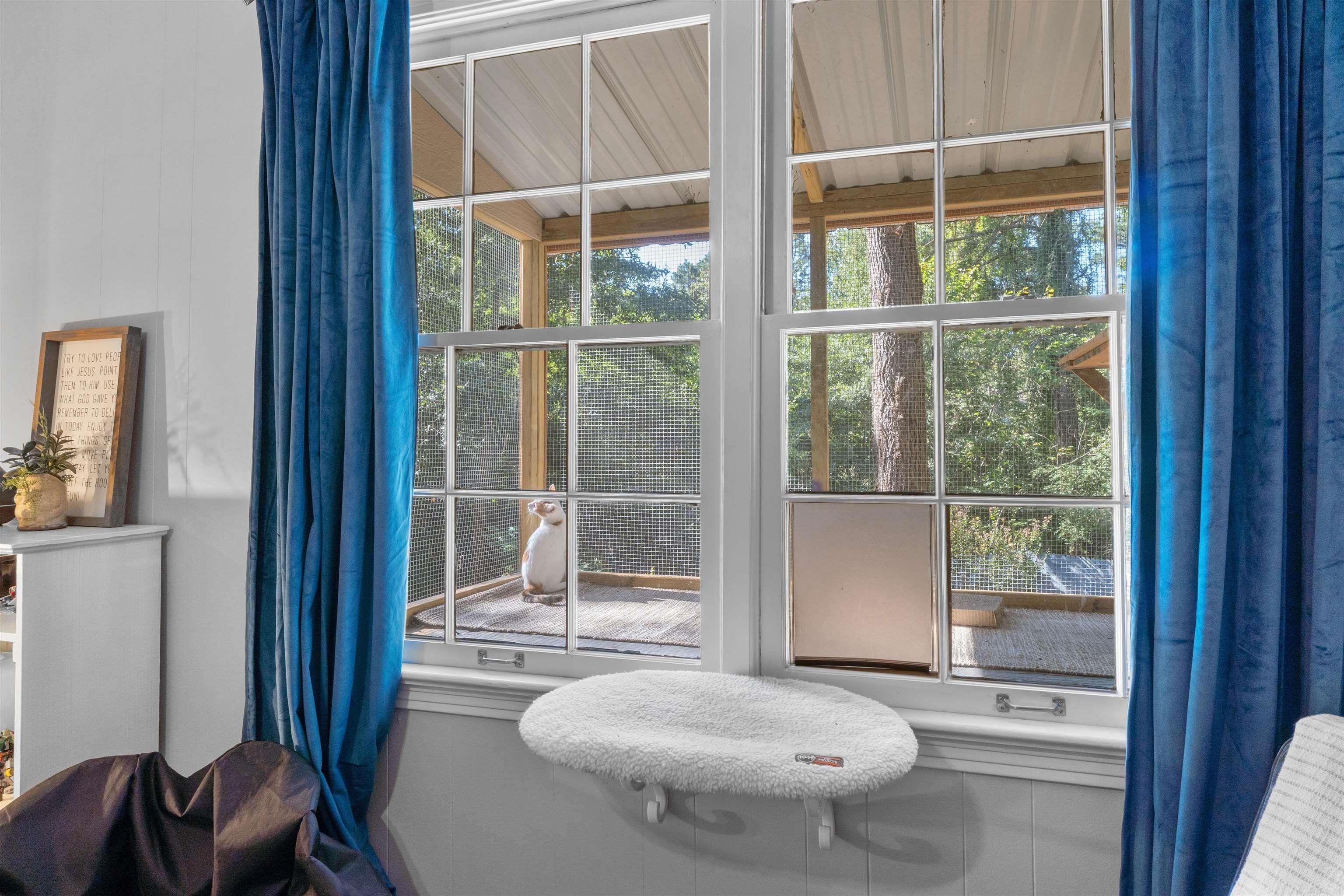 LEAWOOD MANOR - Residential