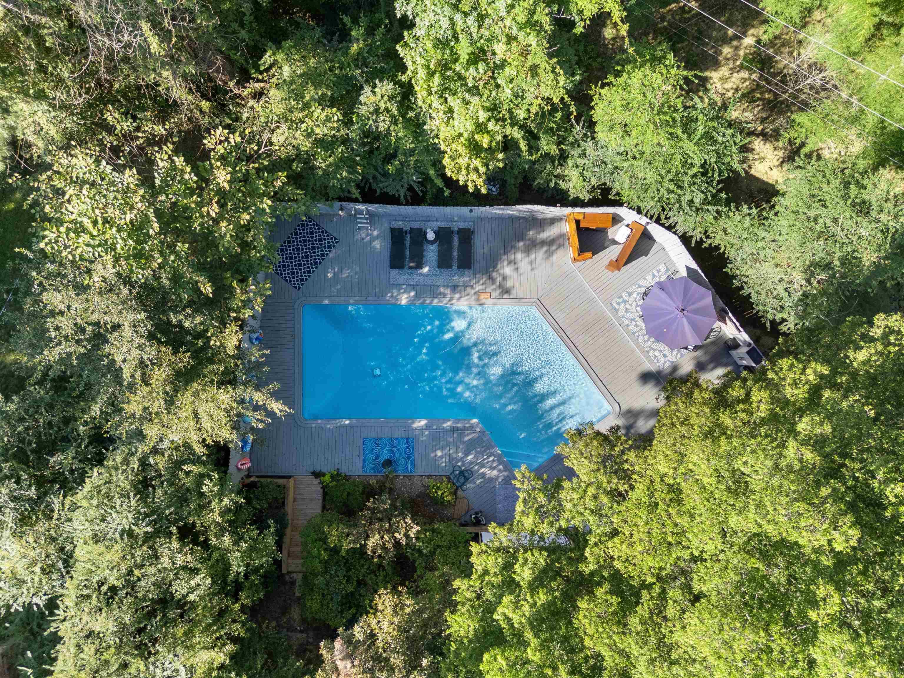 LEAWOOD MANOR - Residential