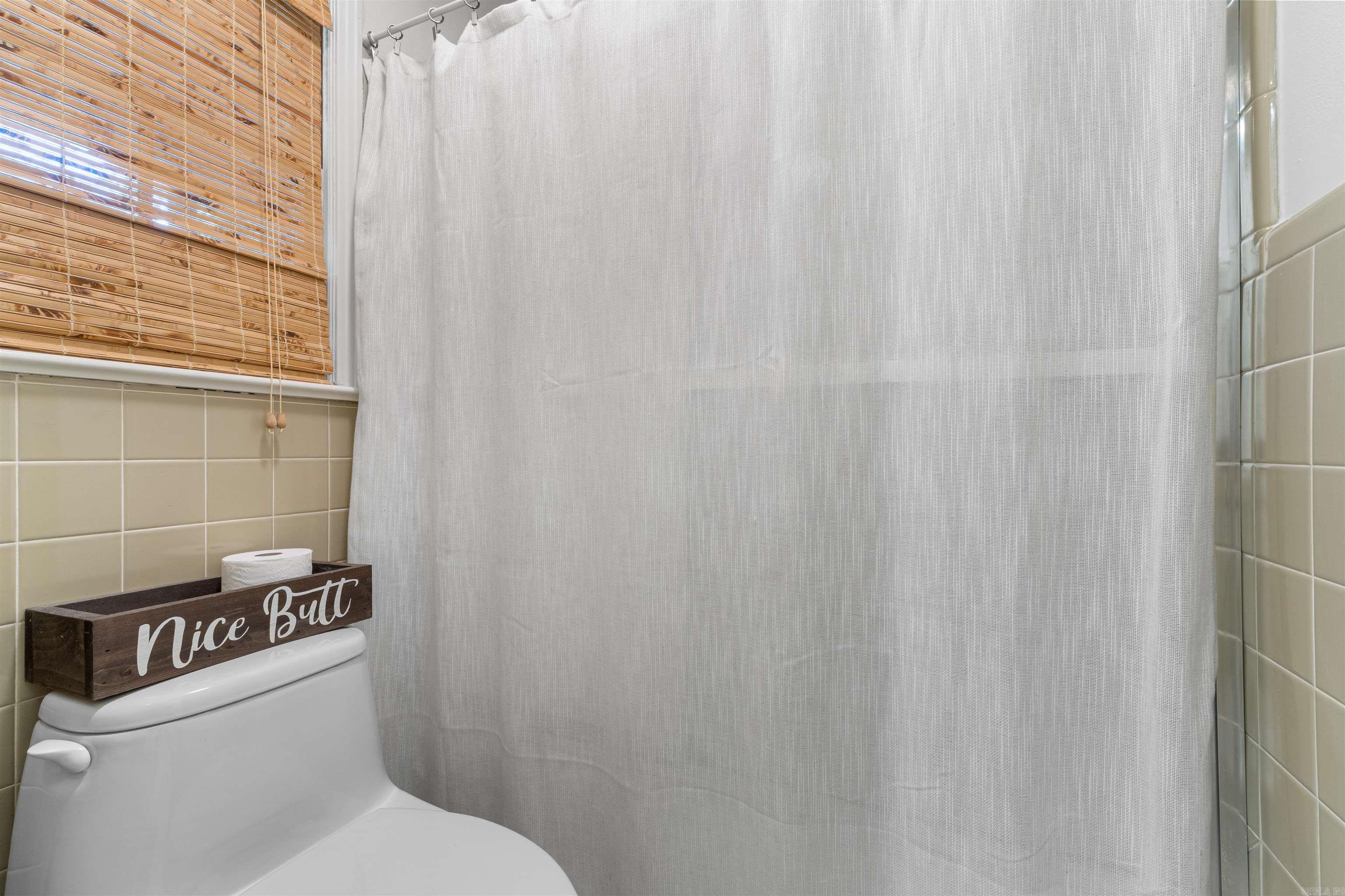 LEAWOOD MANOR - Residential