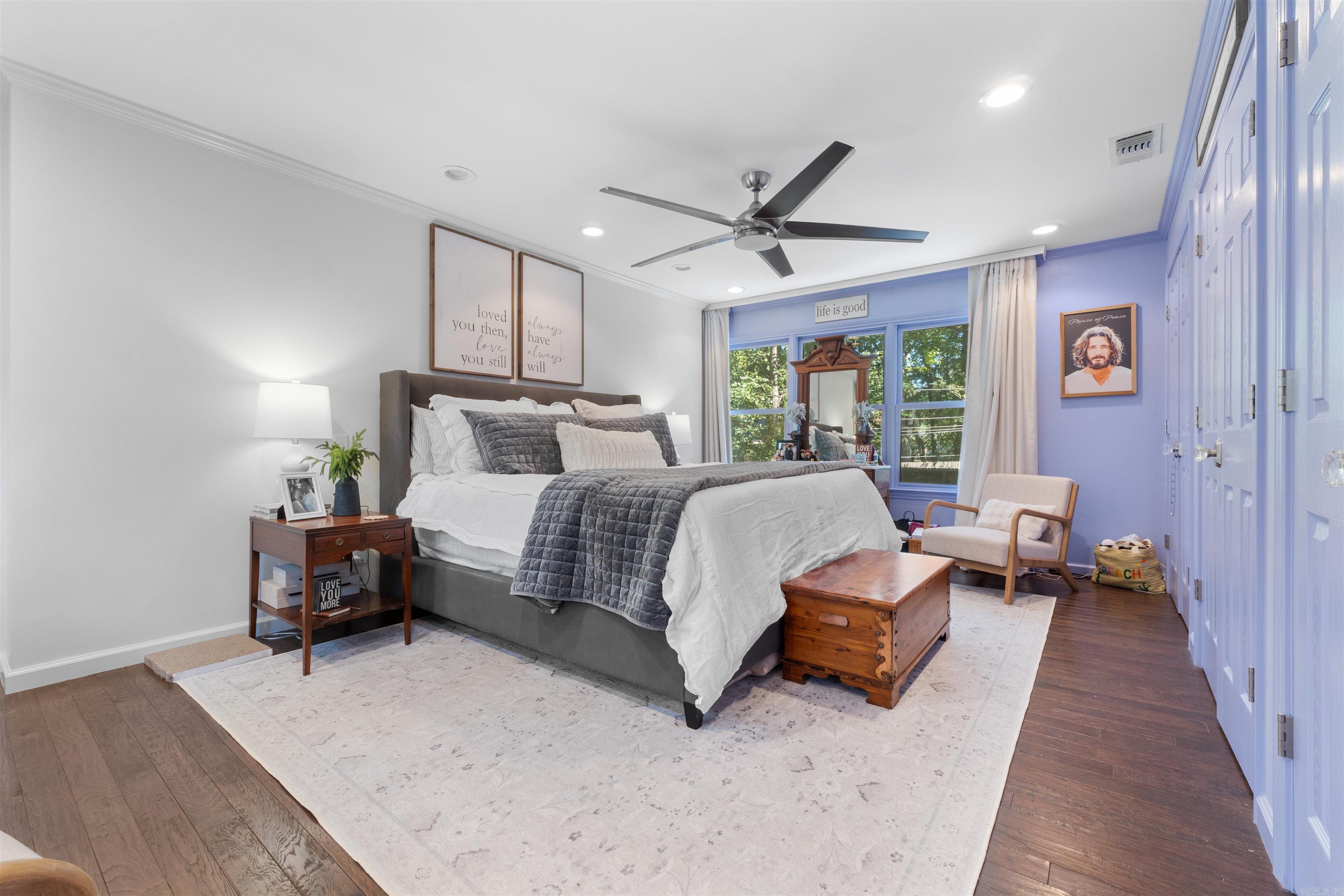 LEAWOOD MANOR - Residential