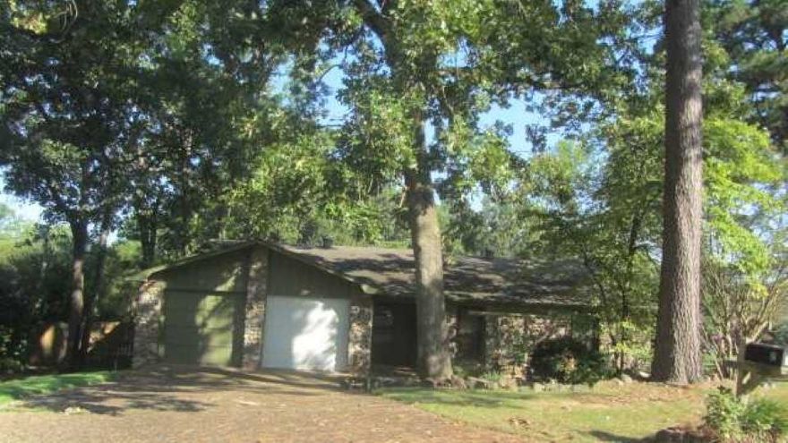 With a few updates, this will make the perfect place to call home. Sold AS IS!!