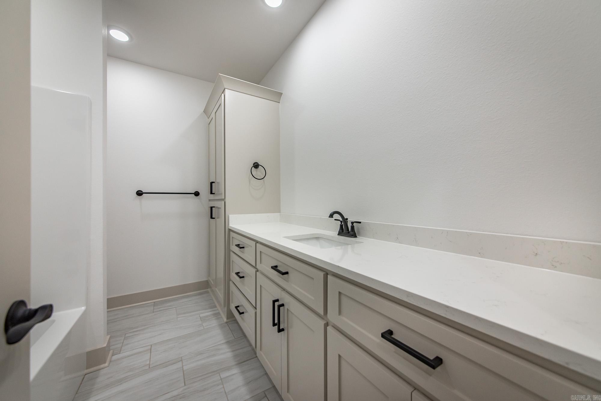 HIDDEN VALLEY ESTATES - Residential