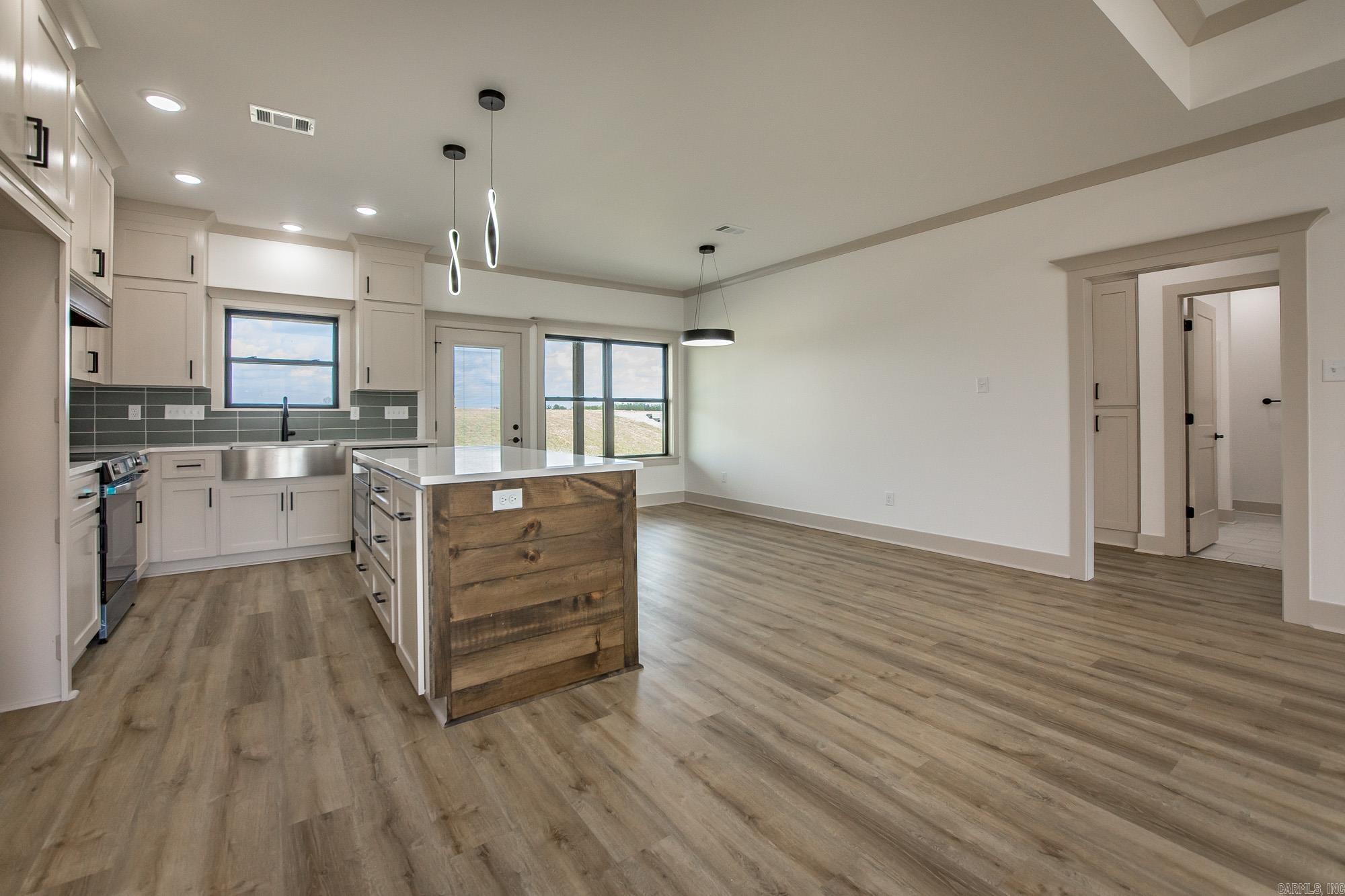 HIDDEN VALLEY ESTATES - Residential