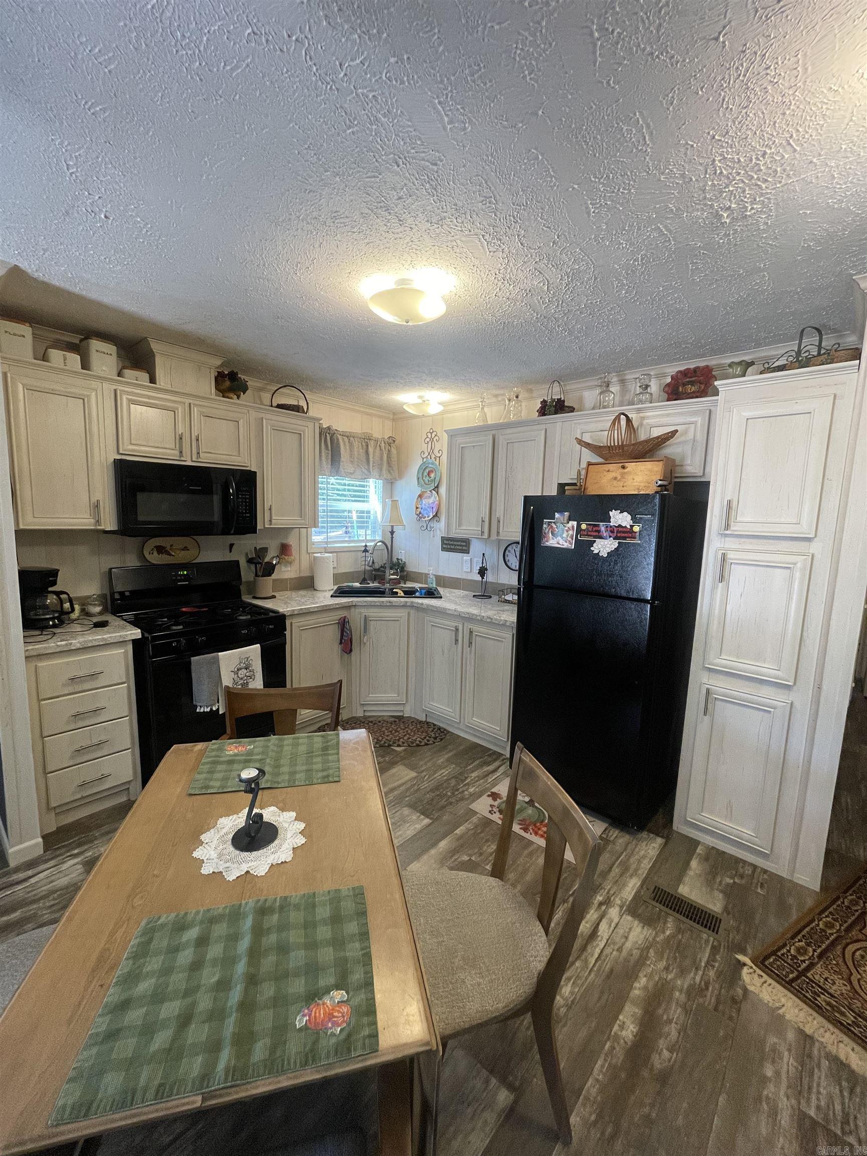 LOBLOLLY ACRES - Residential
