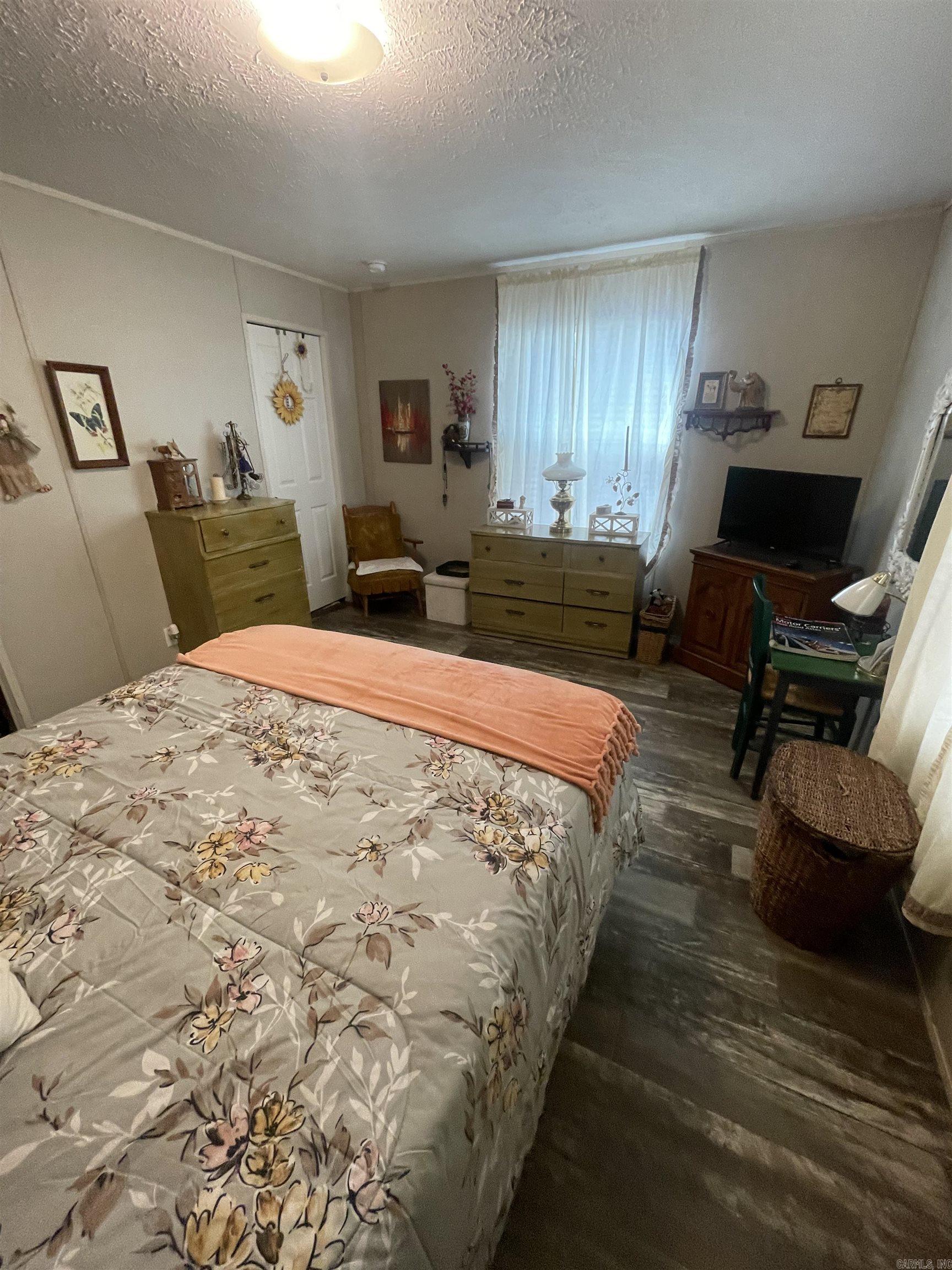 LOBLOLLY ACRES - Residential