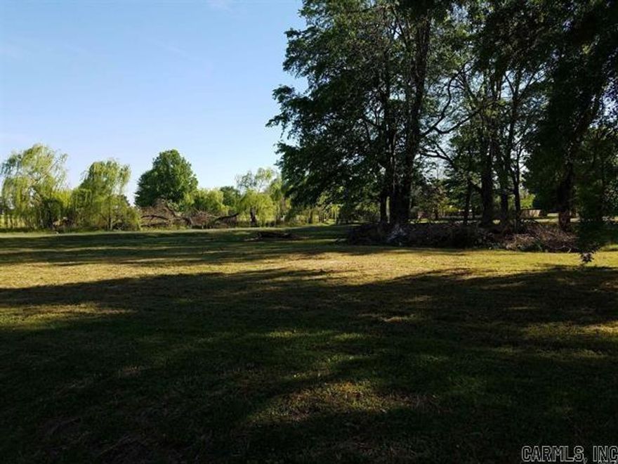 Find your place of tranquillity on this beautiful corner lot that is walking distance to the boat ramp to Old River Lake. Just minutes from Little Rock and North Little Rock. See Agent Remarks.